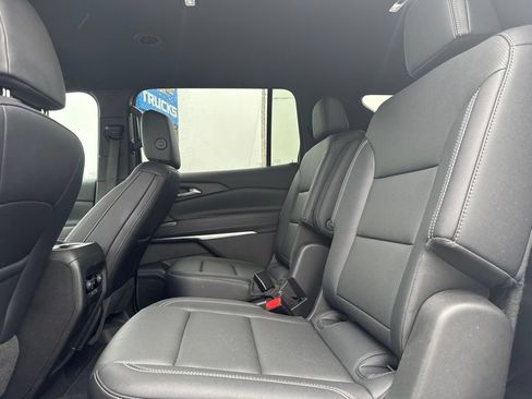 Used 2025 Chevrolet Traverse LT AWD/4WD image 21