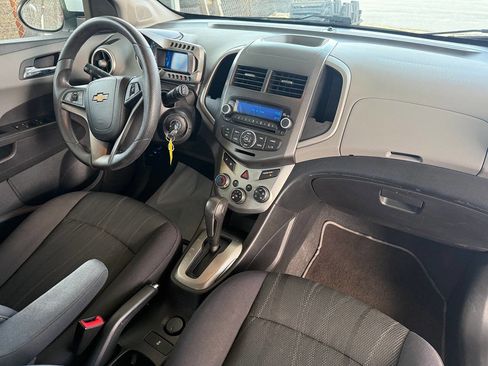 Used 2014 Chevrolet Sonic LT FWD image 2