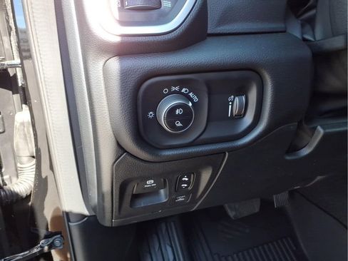 New 2026 RAM 1500 4x4 Crew Cab image 19