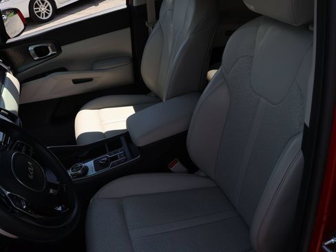 Used 2023 Kia Sorento EX AWD/4WD image 24