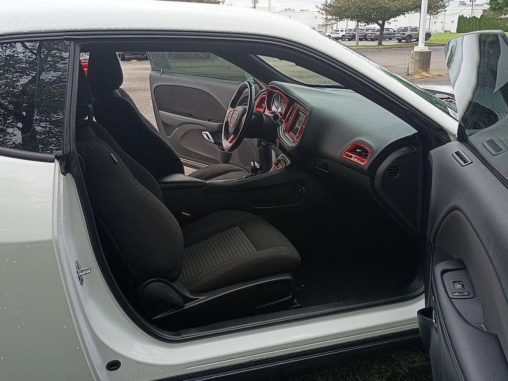 Used 2022 Dodge Challenger SXT RWD image 15