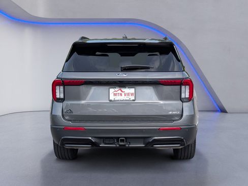 Used 2025 Ford Explorer ST-Line w/ ST-Line Street Pack AWD/4WD image 8