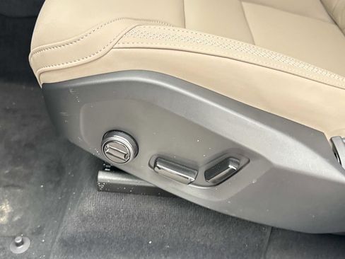 New 2026 Volvo XC90 B5 Plus w/ Protection Package image 18