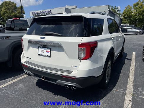Used 2020 Ford Explorer Platinum w/ Premium Technology Package AWD/4WD image 3