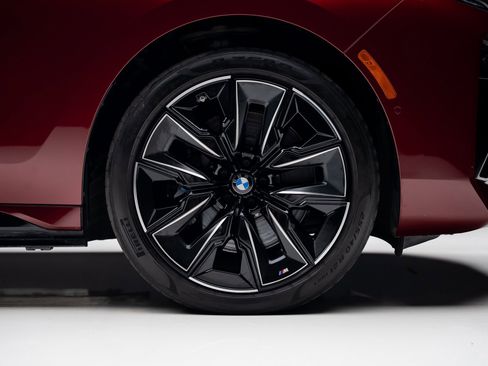 Used 2023 BMW i7 xDrive60 w/ Parking Assistance Package image 38