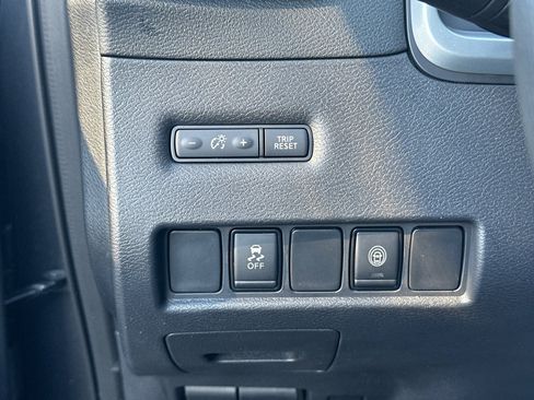 Used 2023 Nissan Murano SV image 32