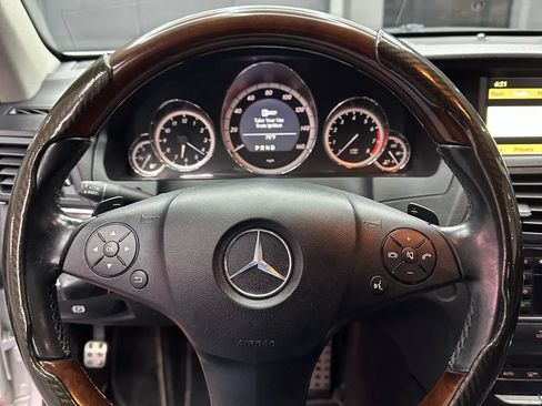 Used 2011 Mercedes-Benz E 350 Cabriolet image 22