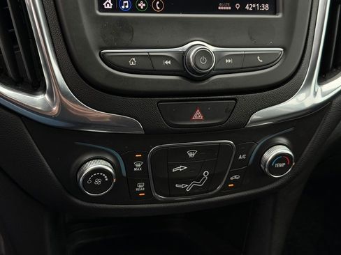 Used 2021 Chevrolet Equinox LT image 14