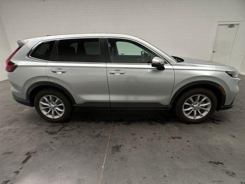 Used 2025 Honda CR-V EX-L image 10