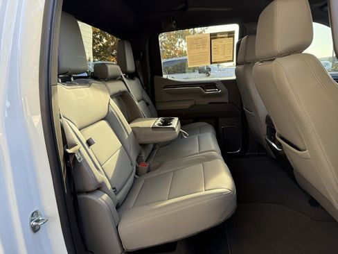 Used 2023 GMC Sierra 1500 SLT w/ SLT Premium Package image 33