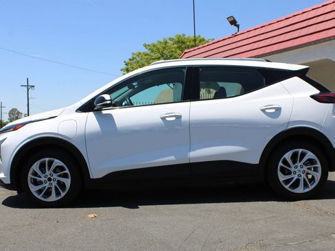 Used 2023 Chevrolet Bolt EUV LT FWD image 40