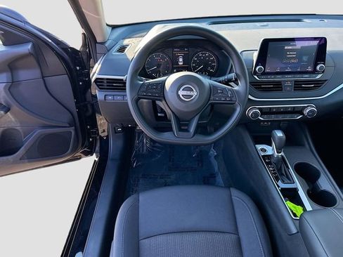 Certified 2025 Nissan Altima 2.5 S FWD image 17