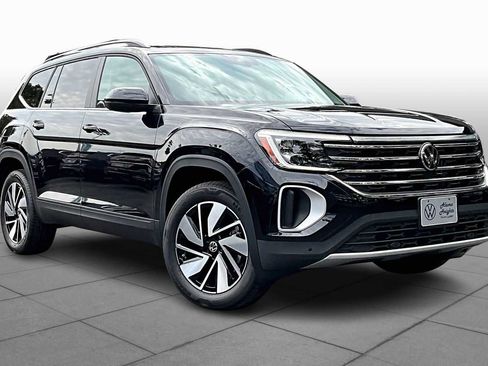 New 2026 Volkswagen Atlas SE image 2