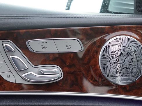 Used 2017 Mercedes-Benz E 400 4MATIC Wagon image 25