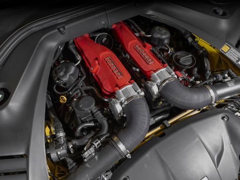 Certified 2018 Ferrari California T image 23