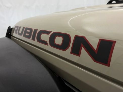 Used 2022 Jeep Gladiator Rubicon w/ LED Lighting Group AWD/4WD image 8