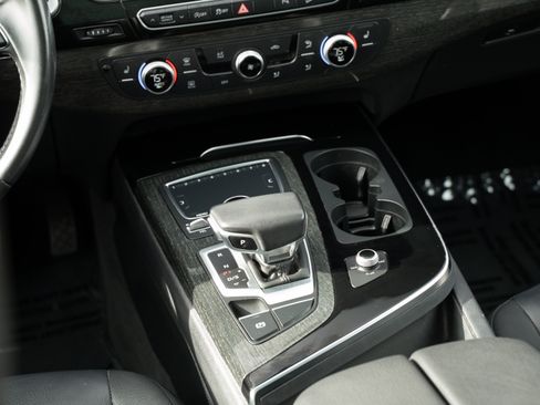 Used 2019 Audi Q7 3.0T Premium Plus w/ Premium Plus Package AWD/4WD image 12