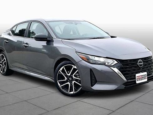 Certified 2025 Nissan Sentra SR image 3