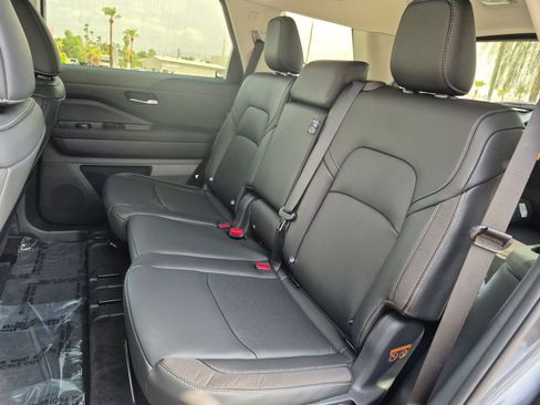New 2026 Nissan Pathfinder SL FWD image 11