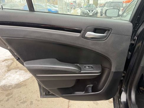 Used 2019 Chrysler 300 S image 14