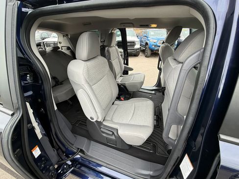 Used 2022 Toyota Sienna LE image 23