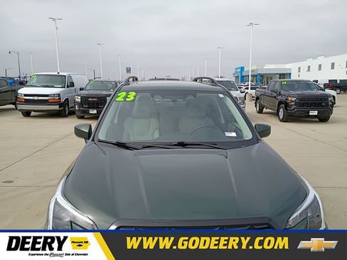 Used 2023 Subaru Forester Premium image 1