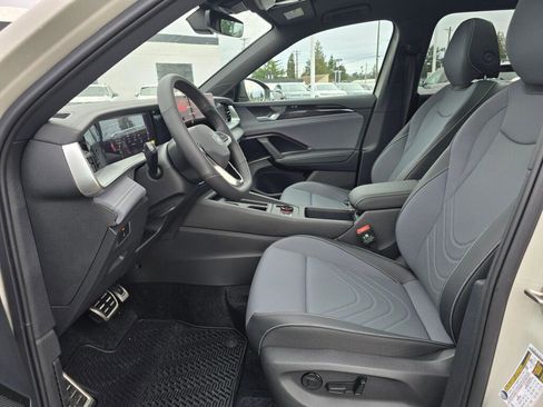 New 2026 Volkswagen Tiguan SE R-Line image 20