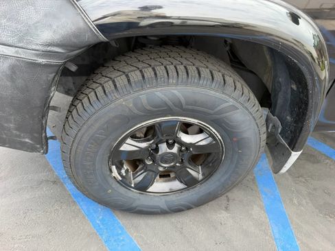 Used 2006 Toyota Tundra SR5 w/ TRD Off-Road Pkg RWD image 27