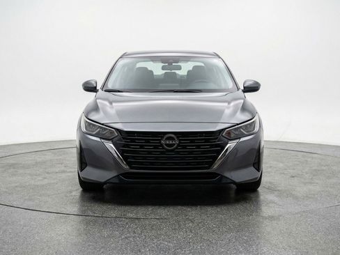 Used 2025 Nissan Sentra SV image 2