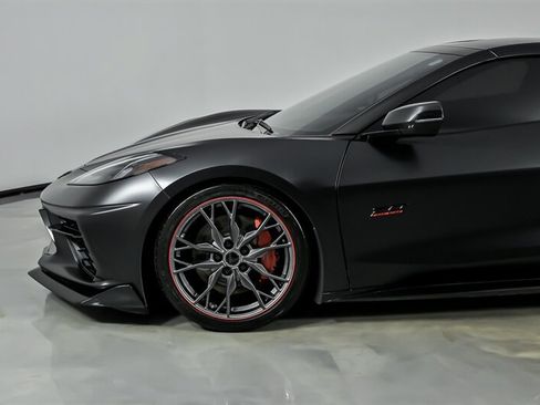 Used 2023 Chevrolet Corvette Stingray Premium Cpe w/ Z51 Performance Package RWD image 7
