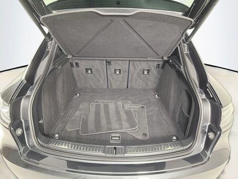 Certified 2021 Porsche Macan AWD/4WD image 25