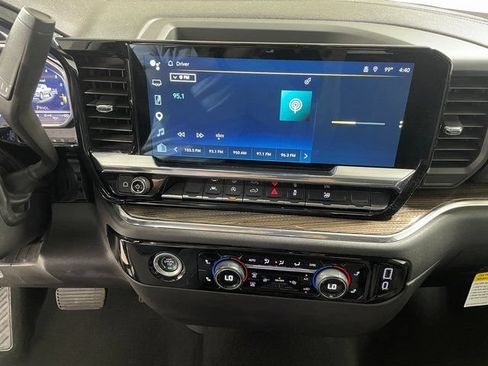 Used 2024 Chevrolet Silverado 1500 LT AWD/4WD image 16