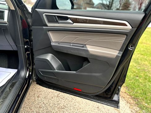 Used 2021 Volkswagen Atlas SE image 18