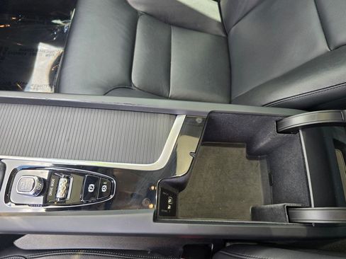 Used 2020 Volvo S60 T5 Momentum FWD image 24