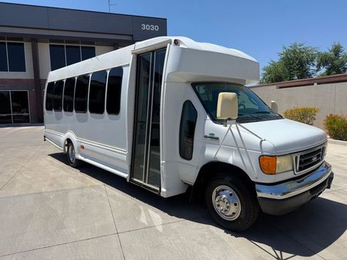 Used 2007 Ford E-450 and Econoline 450 RWD image 3