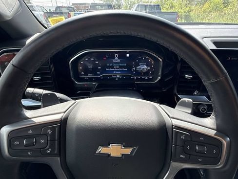 Used 2022 Chevrolet Silverado 1500 LT AWD/4WD image 11