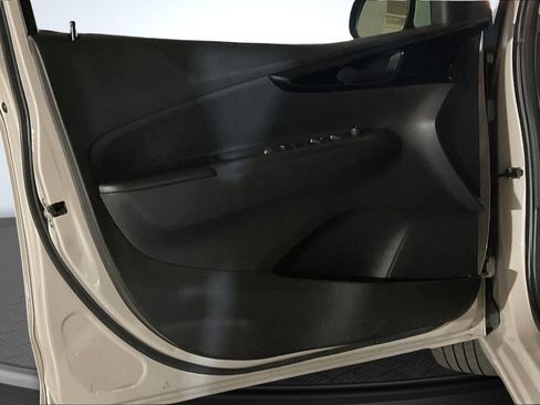 Used 2021 Chevrolet Spark LT image 23