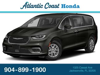 Used 2023 Chrysler Pacifica Touring-L video 1