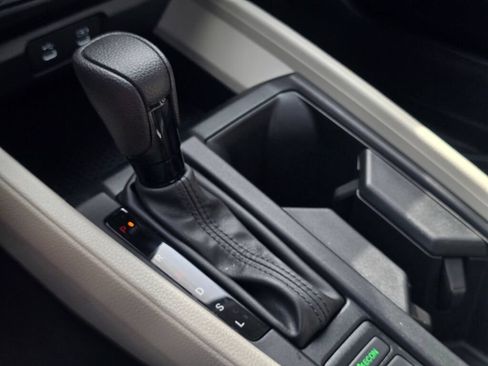 Certified 2025 Honda Accord SE image 38