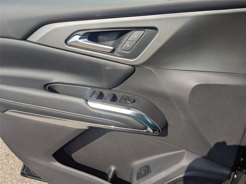 New 2025 Chevrolet Suburban Premier image 48