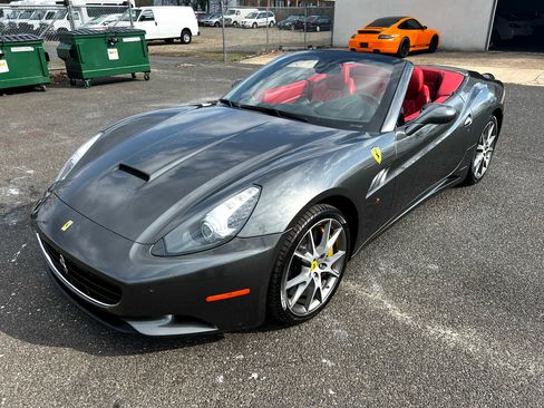 Used 2012 Ferrari California image 34