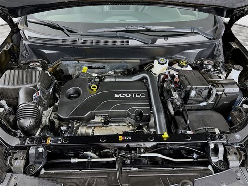 Used 2022 Chevrolet Equinox RS w/ RS Leather Package image 32