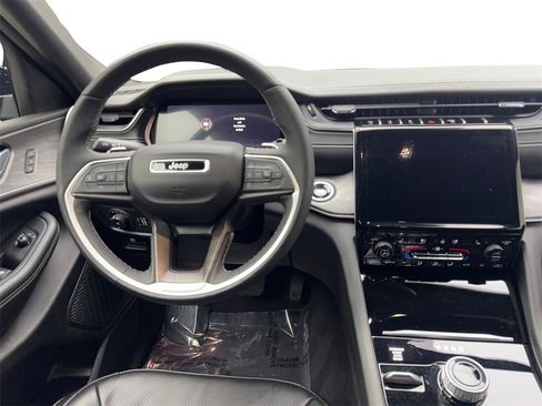 Used 2024 Jeep Grand Cherokee L Limited w/ Luxury Tech Group II image 59