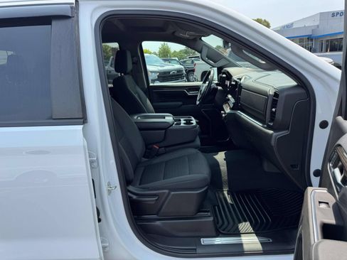 Used 2022 Chevrolet Silverado 1500 LT w/ Z71 Off-Road Package AWD/4WD image 14