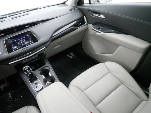 Certified 2023 Cadillac XT4 Premium Luxury w/ Cold Weather Package image 11