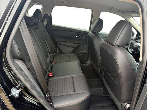 Used 2025 Nissan Rogue SV AWD/4WD image 17