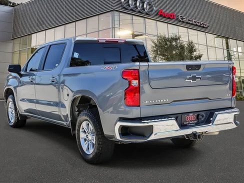 Used 2021 Chevrolet Silverado 1500 LT w/ Convenience Package II AWD/4WD image 2