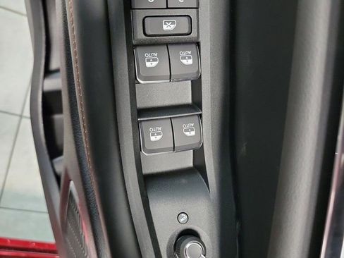 New 2025 Jeep Grand Cherokee Overland image 30