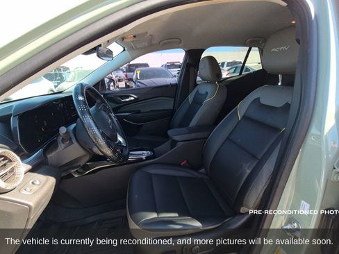 Used 2024 Chevrolet Trax ACTIV FWD image 11