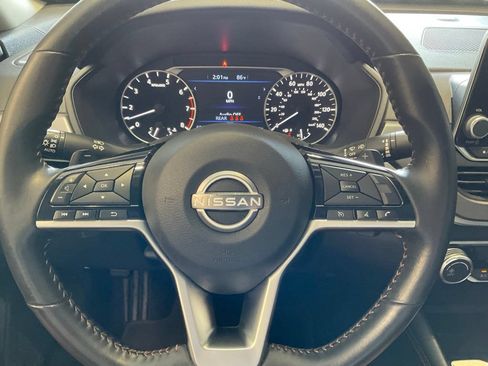 Used 2024 Nissan Altima 2.5 SR FWD image 12